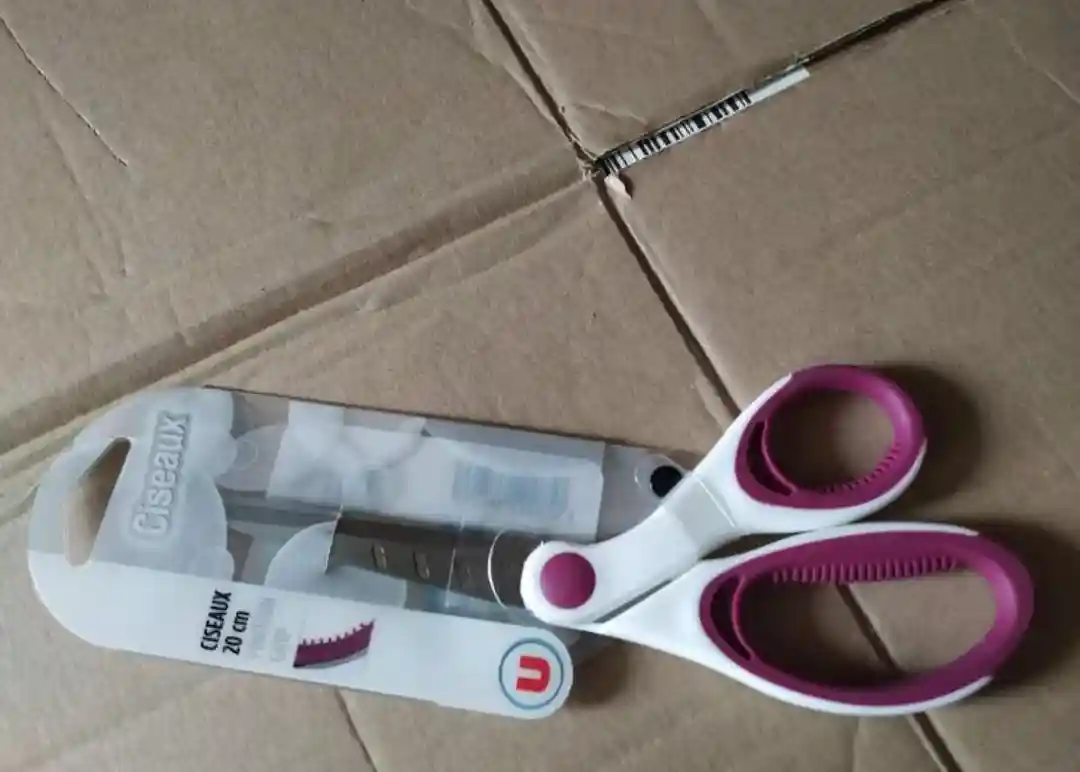 Pembe saplı 20 cm kesim makası ilan görseli