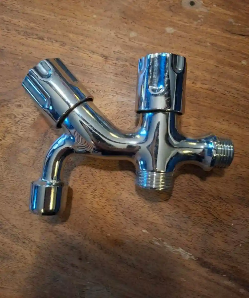çiftli musluk, parlak metal