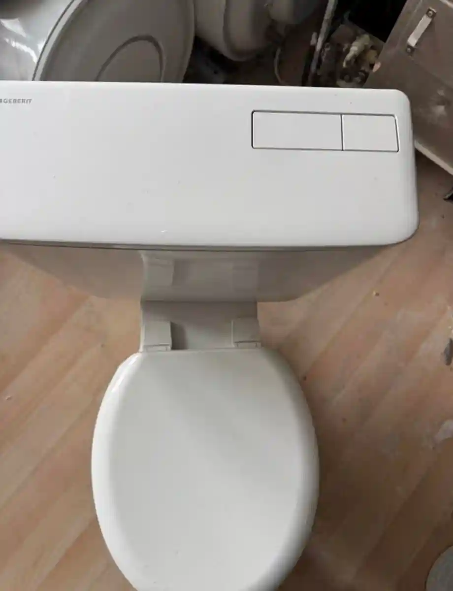 Modern tasarımlı beyaz tuvalet