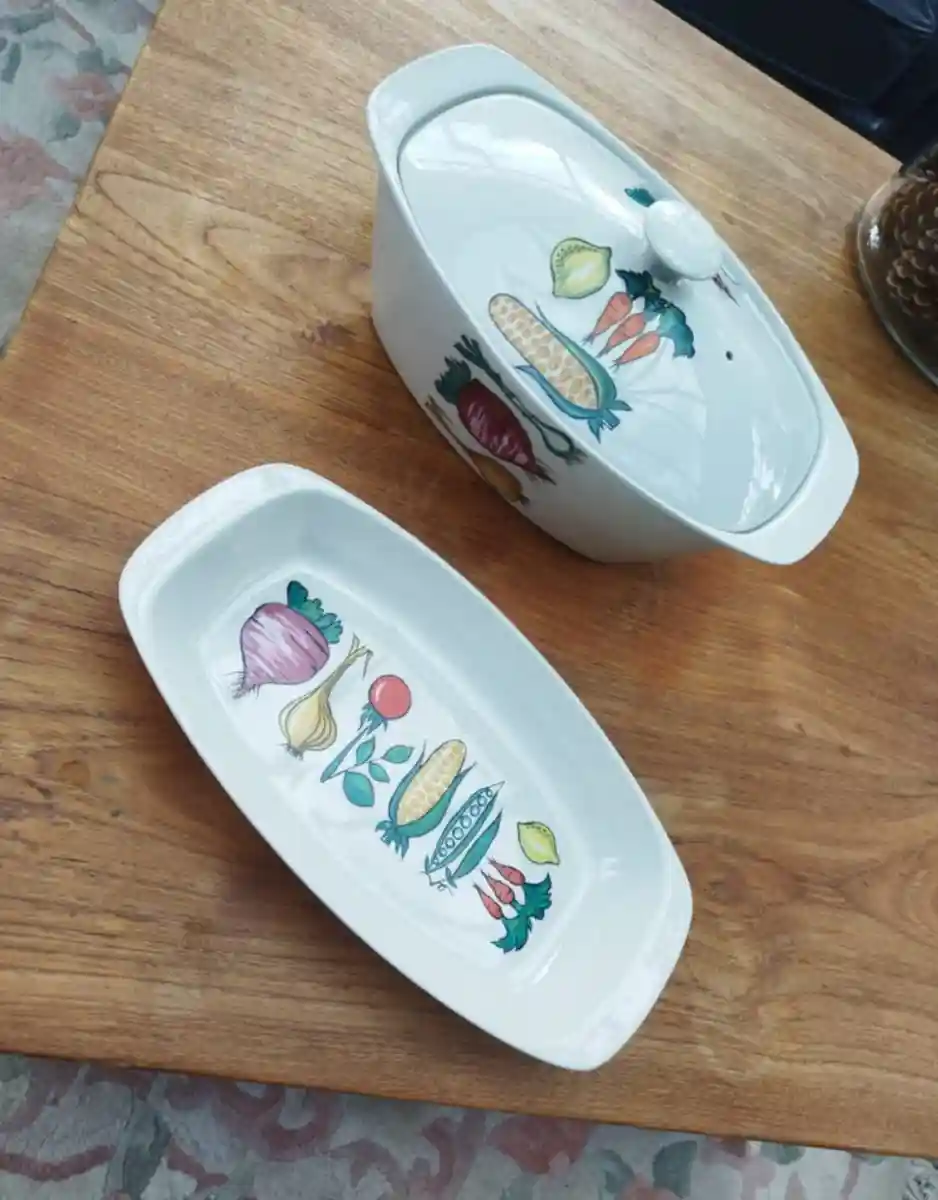 Renkli desenli seramik fırın kabı