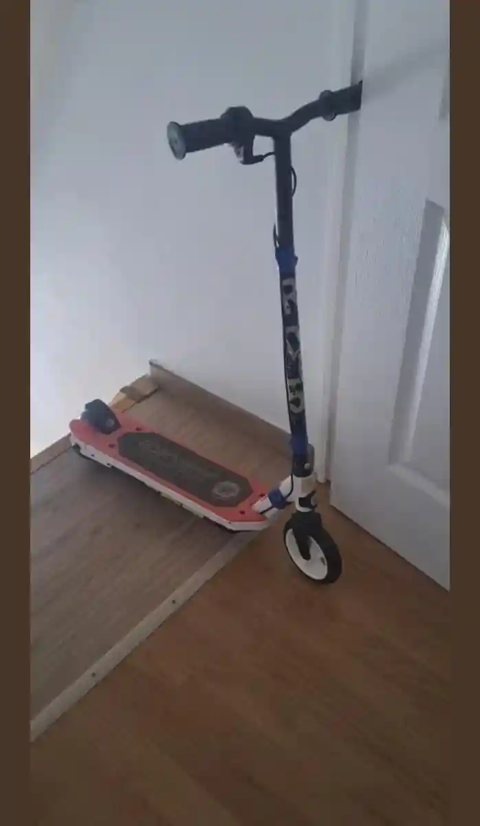 Renkli elektrikli scooter satılık