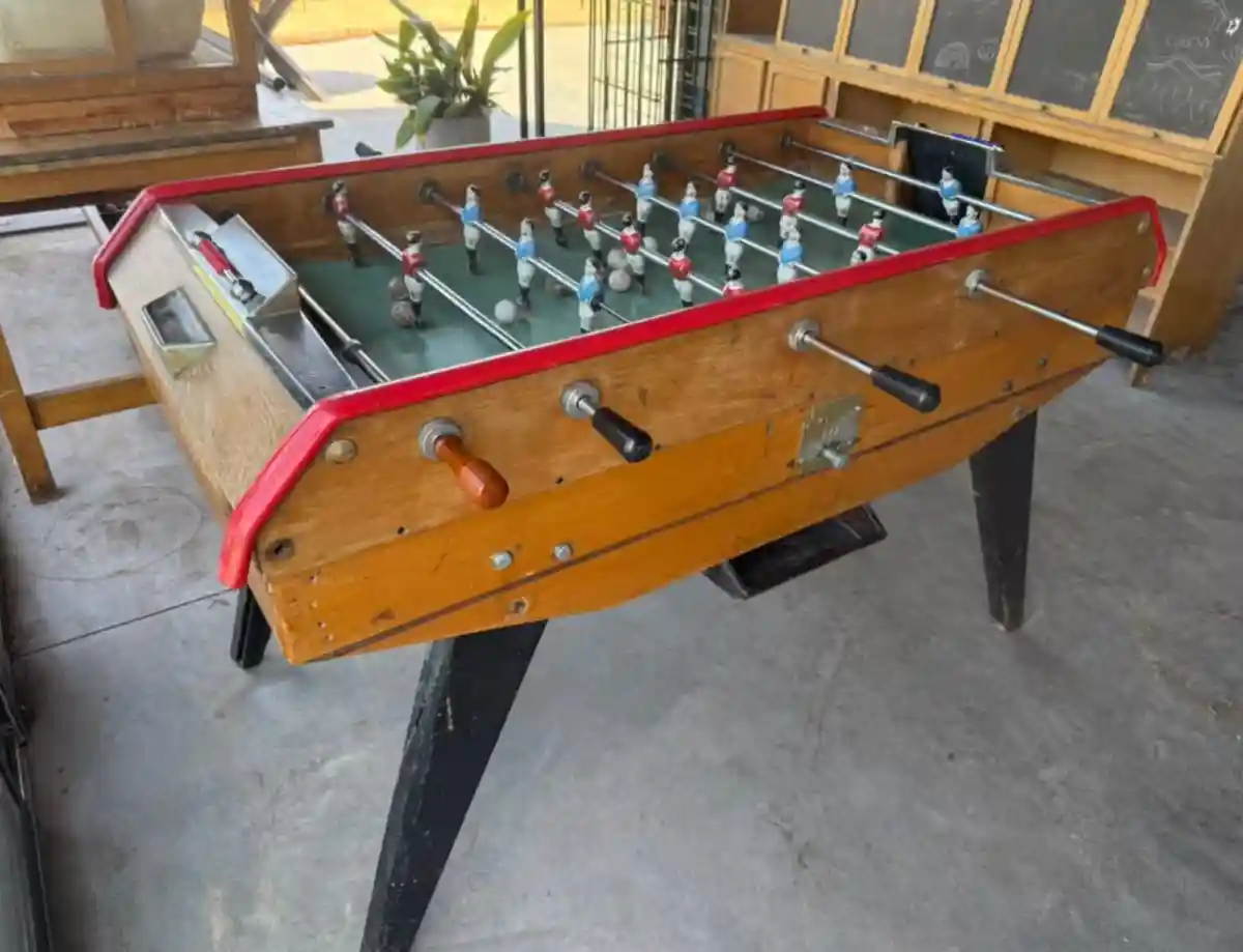 Ahşap masa futbolu oyunu