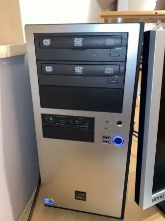 Masaüstü bilgisayar, ekran ve kablosuz klavye ve fare dahildir. ilan görseli