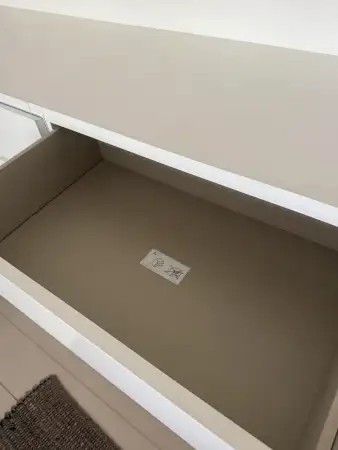 çekmeceli dolap beyaz renkte ilan görseli