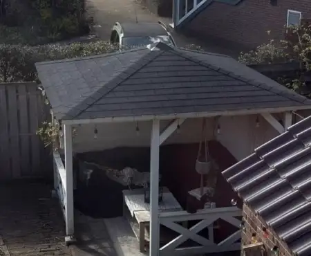 Beyaz kaplamalı ladin ağacından yapılmış