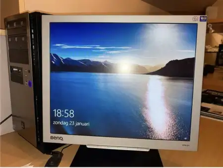 Masaüstü bilgisayar, ekran ve kablosuz klavye ve fare dahildir. ilan görseli