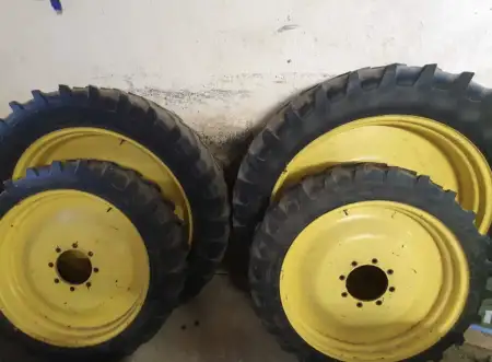 John deere 5000 ve 6000 traktörleri için lastik