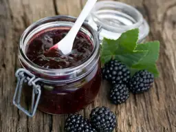 Organik böğürtlen reçeli