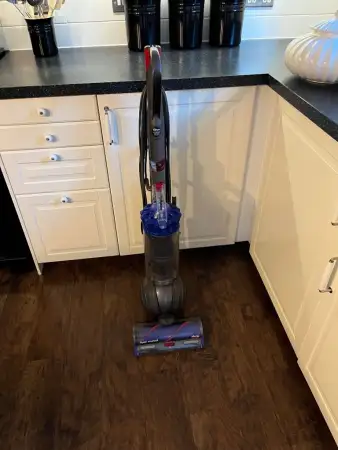 Dyson up22 dik elektrikli süpürge