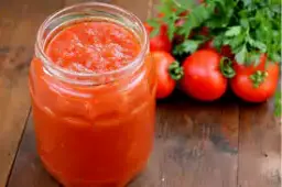 Ev yapımı domates sosu