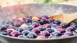 Organik erik reçeli