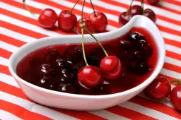 Organik kiraz reçeli